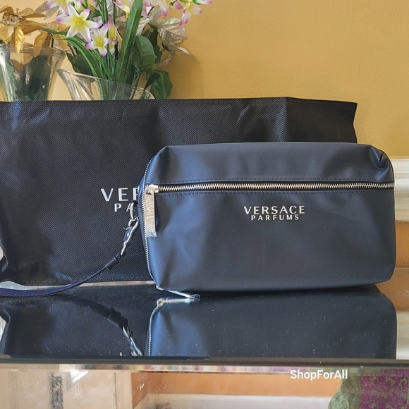 Versace - Picture 2 of 12
